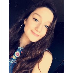 Meet your Posher, Andrea